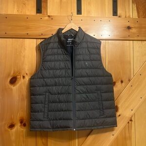IZOD puffer vest XXL Gray. Worn once